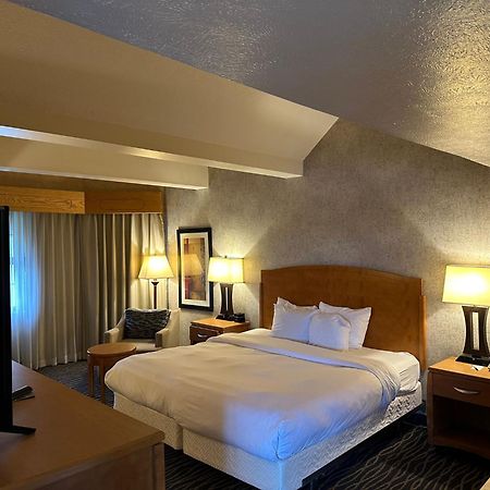 Radisson Hotel Salt Lake City Airport Exterior foto